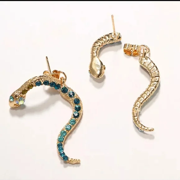Punk Antique Crystals Snake Earings - Picture 7 of 9